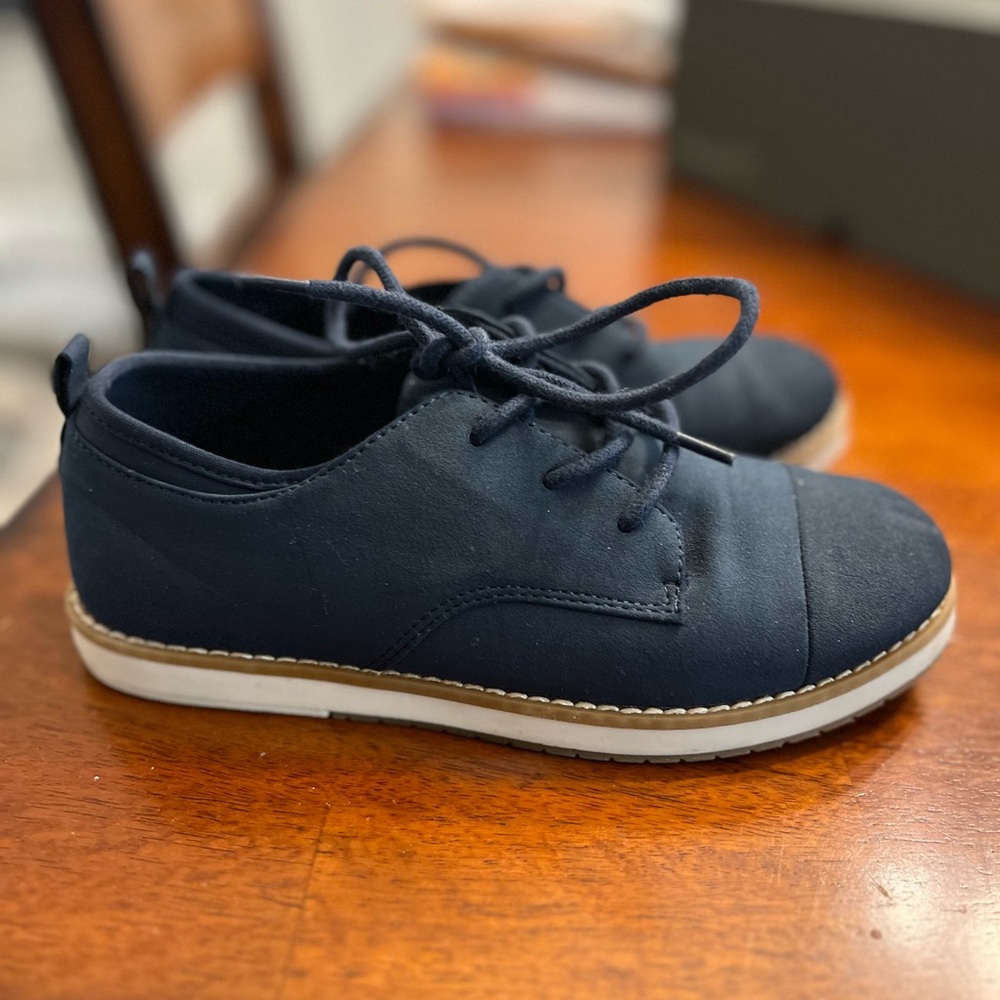 Zara navy blue dress shoes. Worn once.